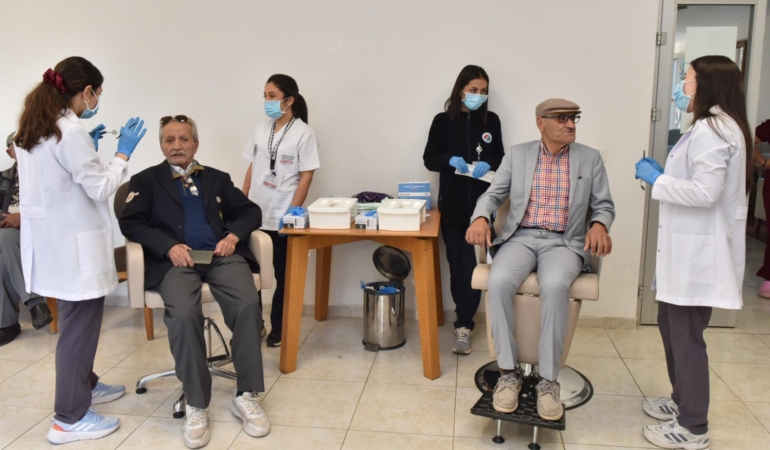Kepez’in huzurevi sakinlerine ağız ve diş sağlığı taraması