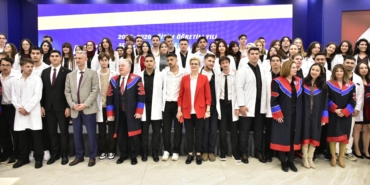 Geleceğin diş hekimleri önlük giydi