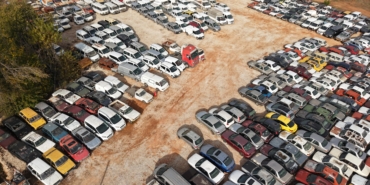 Milyonluk araçlar çürümeye terk edildi; 20 yıldır satılmayı bekleyenler var