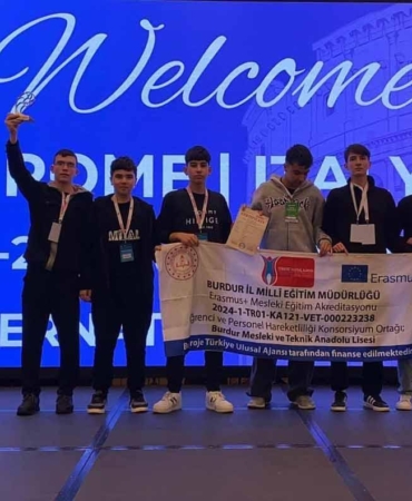 Burdurlu öğrenciler dünya üçüncüsü