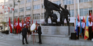 Burdur’da Öğretmenler Günü töreni