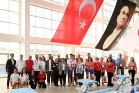 Öğretmenler Günü’nde yüzme yarışı