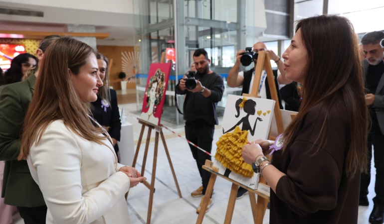 Kadın ve Dayanışmanın Renkleri sergisi açıldı