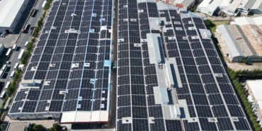 Bir fabrikanın çatısı daha GES’lendi