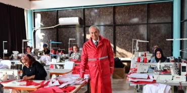 Kocagöz, kadın emeğiyle büyüyen Tekstil Atölyesi’ni ziyaret etti