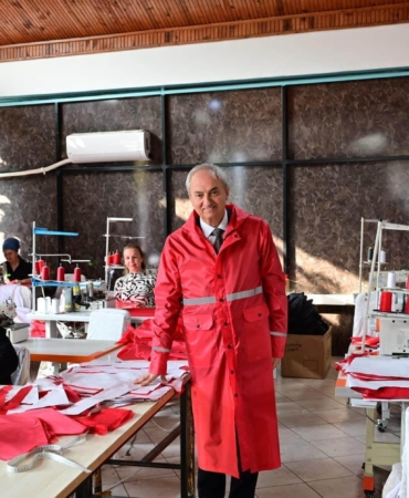 Kocagöz, kadın emeğiyle büyüyen Tekstil Atölyesi’ni ziyaret etti