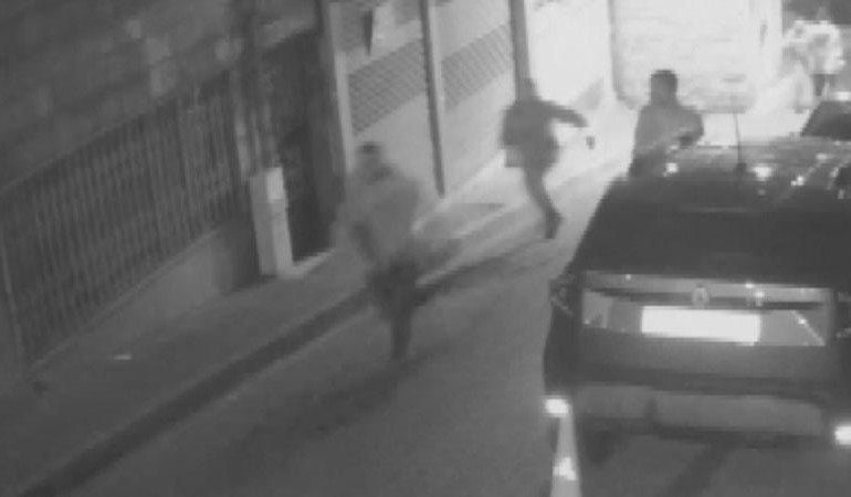 Fatih’te ‘Dur’ ihtarına uymadı takiple yakalandı; 6 kilo 680 gram uyuşturucu ele geçirildi