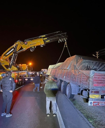 Yolcu otobüsüyle TIR çarpıştı: 5 yaralı