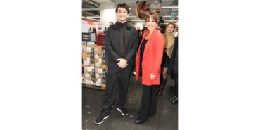 MediaMarkt’ın ‘Rengarenk Şahane Cuma’sını Ezgi Mola ve Berk Keklik başlattı