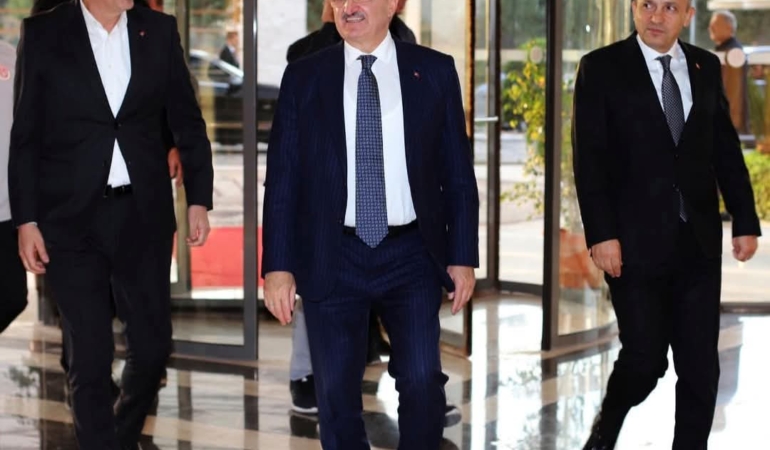 İçişleri Bakan Yardımcısı Münir Karaloğlu ve Antalya Valisi Hulusi Şahin’den Antalyaspor’a Ziyaret