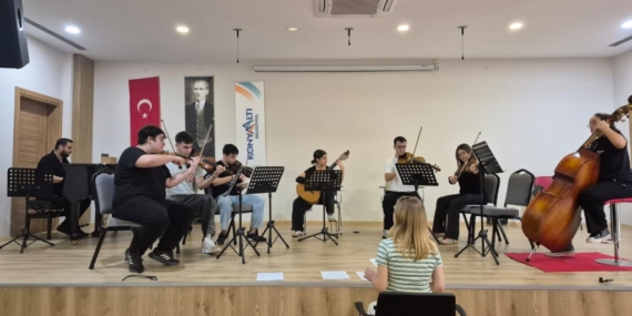 Konyaaltı’nda Geleceğin Sanatçıları Yetişiyor