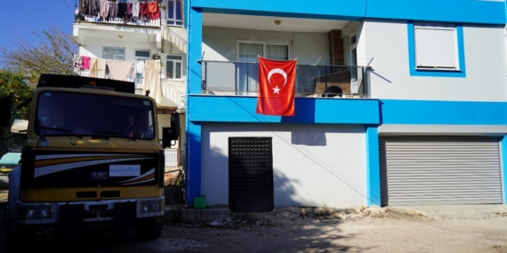 Şehit Ailesine Asfalt Müjdesi!