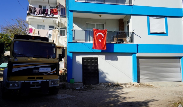 Şehit Ailesine Asfalt Müjdesi!