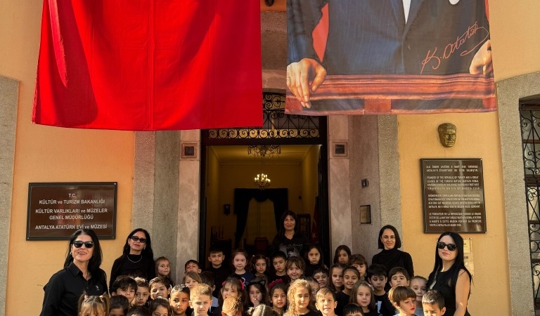 Miniklerden Atatürk Evi’ne Anlamlı Ziyaret