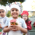 Miniklerden Turşu Kurma Etkinliği Neşesi!