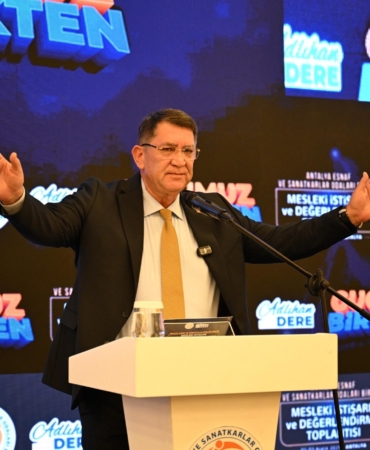 Antalya Esnafı Vefa Ödülleri ile Onurlandırıldı