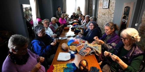 Miniklere Sevgiyle Yeni Yıl Hediyesi Hazırlıyoruz