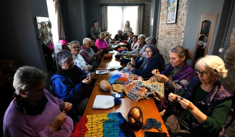Miniklere Sevgiyle Yeni Yıl Hediyesi Hazırlıyoruz