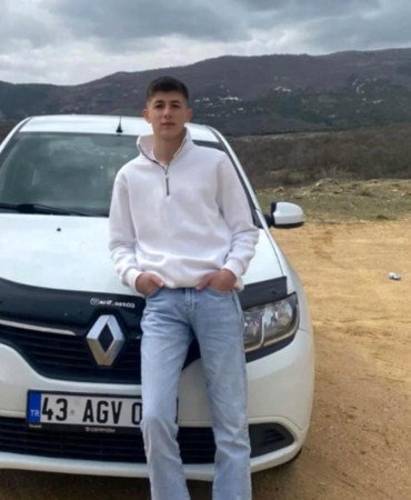 Afyonkarahisar’da otomobil köprü bariyerine çarptı: 1 ölü, 3 yaralı