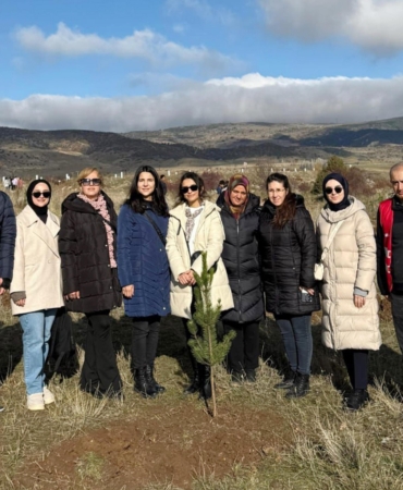 Öğrencilerden ‘Geleceğe Nefes’ fidan dikimi etkinliği