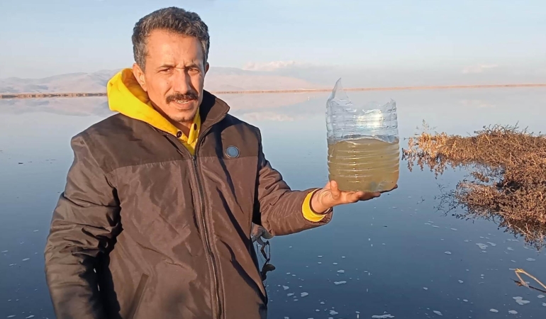 ‘Atıklar Eber Gölü’ndeki yaşamı yok etti’