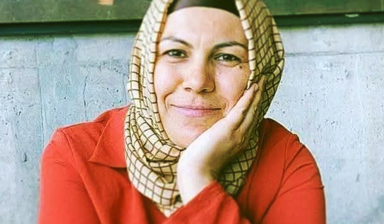 Emine öğretmen kansere yenildi