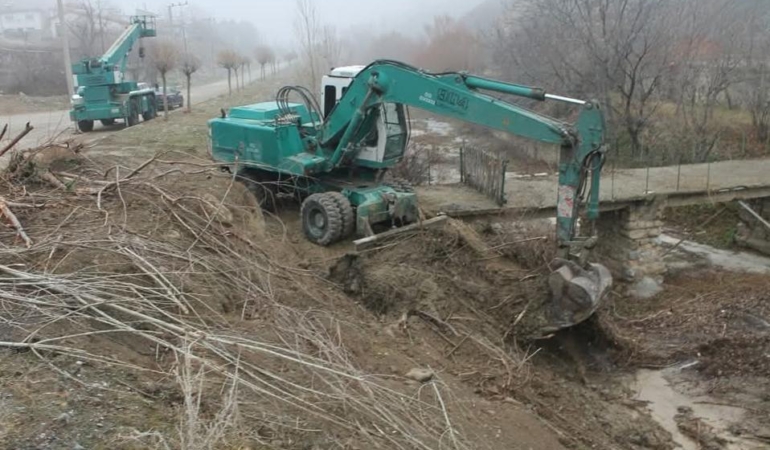 Çay Deresi’nde temizlik çalışması