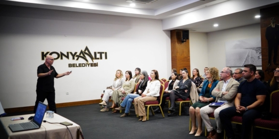 Konyaaltı’nda Liderlik Eğitimi İle Hizmet Kalitesi Artıyor