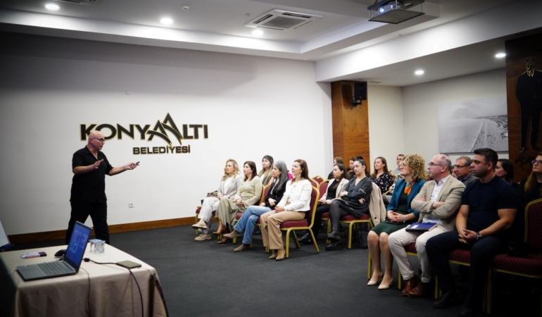 Konyaaltı’nda Liderlik Eğitimi İle Hizmet Kalitesi Artıyor