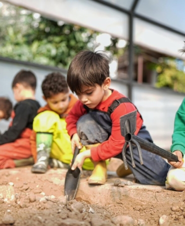 Miniklerden Sebze Ekimi Etkinliği Coşkusu!