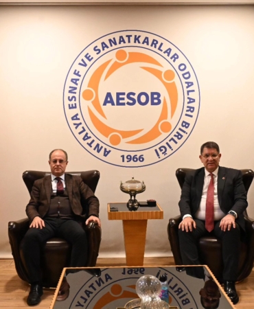 Defterdar İlhan Karayılan’dan Tebrik Ziyareti