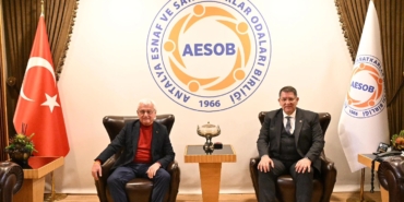 Finike Belediye Başkanı’ndan Esnafa Destek Ziyareti