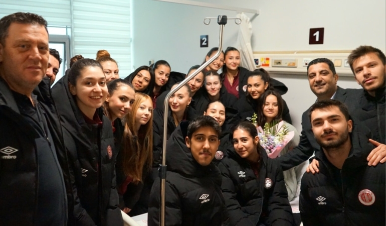 Ümmünez Karaöz’e Geçmiş Olsun Ziyareti!