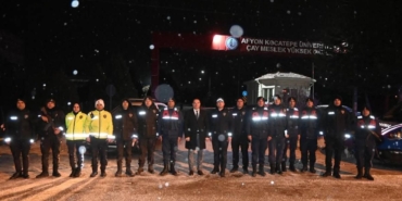 Çay Kaymakamı yılbaşı gecesi görevlileri ziyaret etti