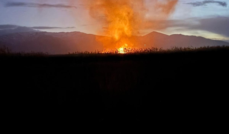 Eber Gölü’ndeki kamış yangınları söndürüldü
