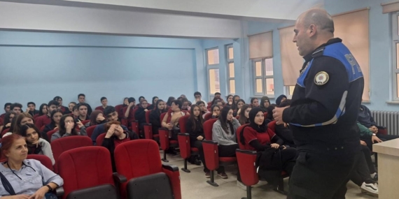 Polisten lisede bilgilendirme çalışması