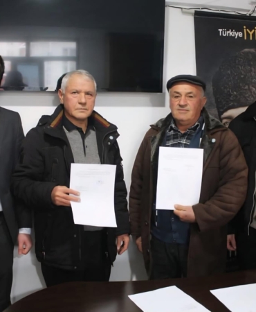 Çay’da MHP’li meclis üyeleri İYİ Parti’ye geçti