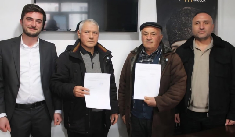 Çay’da MHP’li meclis üyeleri İYİ Parti’ye geçti