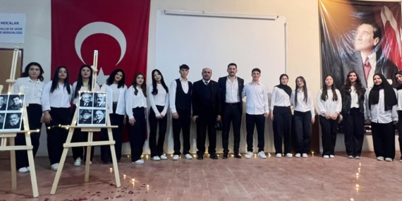 Öğrencilerden şiir dinletisi