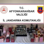 Jandarma kaçak parfüm ve saat ele geçirdi