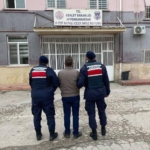 Jandarma aranan 51 şüpheliyi yakaladı