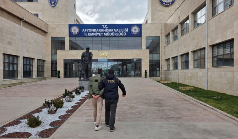 FETÖ ve DEAŞ üyeleri yakalandı