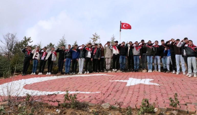 Asker adaylarının ‘ilk bayrak nöbeti’