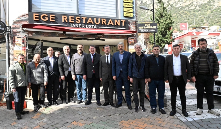 Kaş’ta Esnaf Buluşması: Samimi Sohbetler