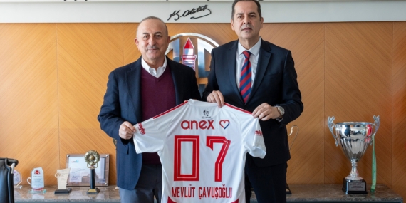 Mevlüt Çavuşoğlu’ndan Antalyaspor’a Destek Ziyareti