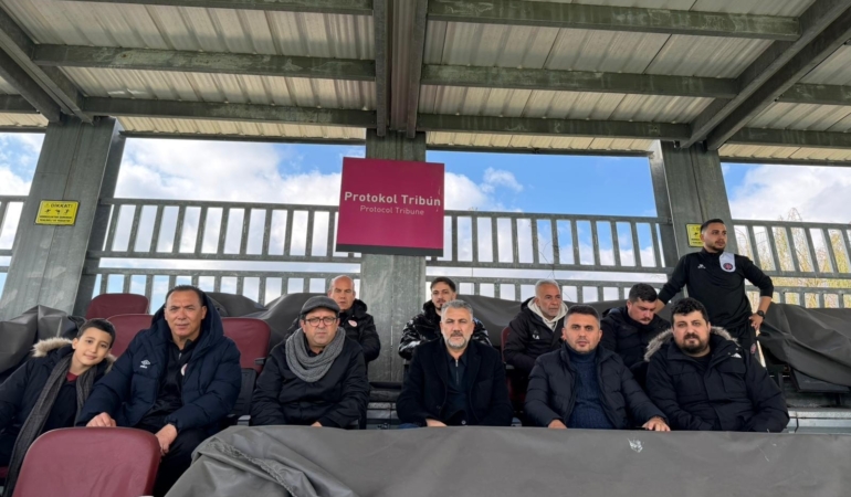 Genç Akrepler Tribünde Destek Buldu!