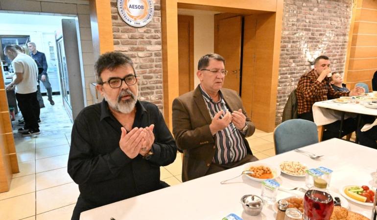 Antalya’da Geleneksel İftar Programı Düzenlendi