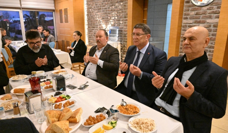 Antalya’da Geleneksel İftar Programı Gerçekleşti