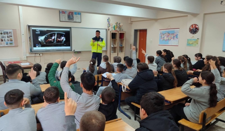 Jandarmadan okullarda trafik eğitimi