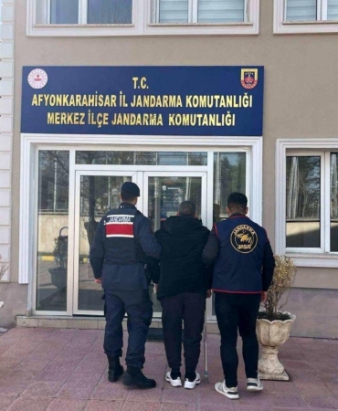 Aranan 2 hükümlü yakalandı